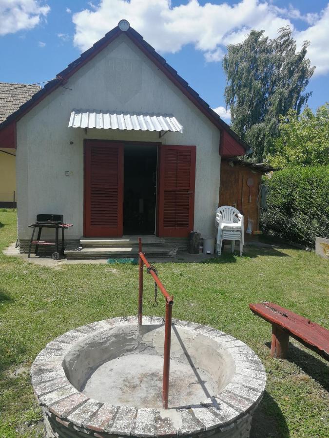 Kuckóz-lak Hotel Balatonmáriafürdő Kültér fotó