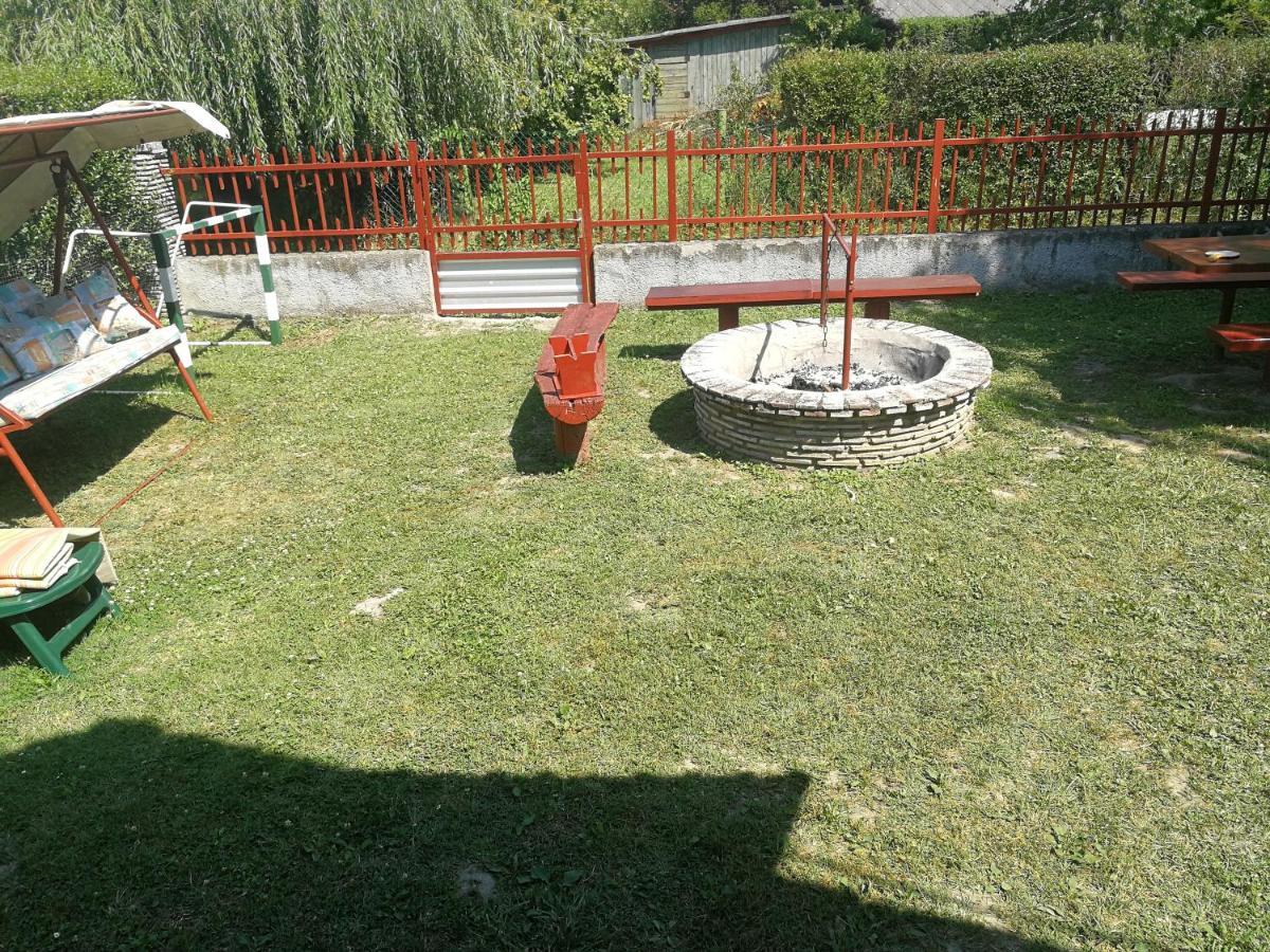 Kuckóz-lak Hotel Balatonmáriafürdő Kültér fotó